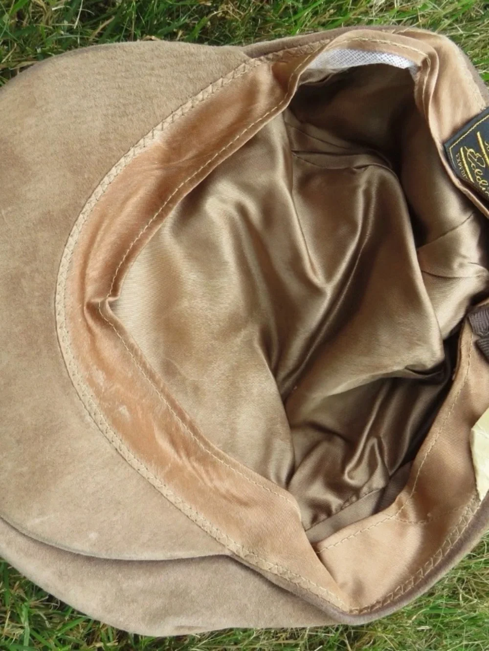 Eddie Bauer Suede Flat Cap in Tan